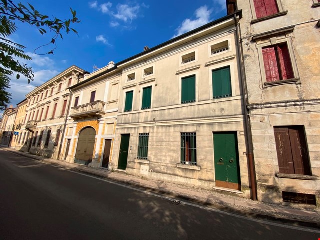 Appartamento in vendita a Thiene (VI) 